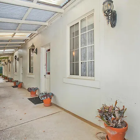 Merton Manor Exclusive B&B-3